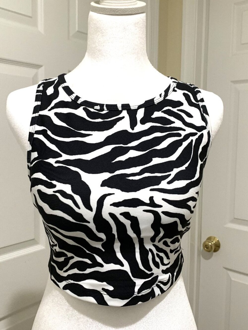 Brand New Aqua Athletic Zebra Print Sports Bra Women Black & White Size S